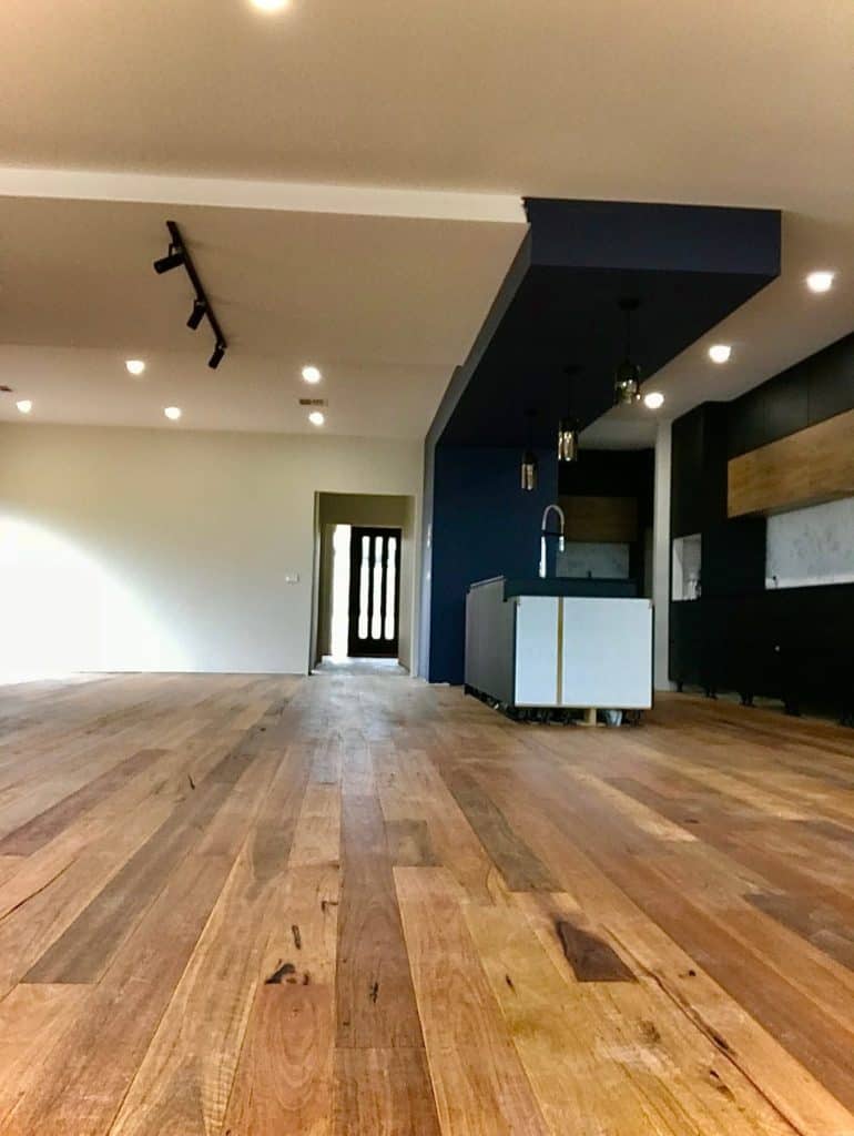 Spotted Gum Rustic 5G